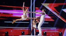 „Sunt puțini în lume care fac asta!”. Jurații Românii au talent, uluiți de spectacolul de acrobație pe role pus în scenă de Skating Nistorov. Carmen Tănase: „Mie mi-a stat inima!”