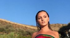 Alexandra Stan s-a lăsat din nou fotografiată topless! Mii de like-uri pentru pozele cu ea în Marea Neagră