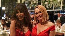 Sore și Andreea Esca, fermecătoare în rochii roșii la nunta lui Smiley. Au fost printre cele mai admirate vedete