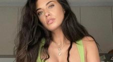 Antonia a aprins imaginația fanilor într-un costum ultra decupat. Cum a reacționat Alex Velea când a văzut pozele pe internet