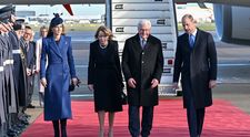 Prințul și Prințesa de Wales l-au întâmpinat pe președintele Germaniei și pe soția lui la aeroport. Ținuta lui Kate Middleton, plină de simboluri subtile