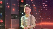 Rareș Prisacariu a adus la școală trofeul câștigat la „Românii au talent”. Cum l-au întâmpinat colegii de clasă