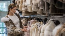 In jur de un miliard de animale mor in fiecare an din cauza industriei blanurilor