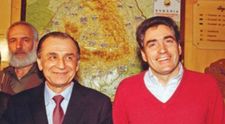Cui îi lasă moștenire Petre Roman celebrul pulover roșu?