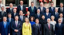 Motivul pentru care Donald Trump și Volodimir Zelenski au fost plasați la distanță în poza de grup de la summitul liderilor NATO