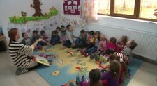 A reusit unde nici statul si nici UE n-au gasit o solutie. Ideea Mariei devenita lege trimite copii sarmani la gradinita