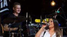 Mădălina Coca, spectacol extraordinar de Ziua Franței. Finalista Vocea României a oferit un recital de excepție