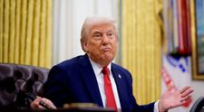 Declarație șoc pe scenă, în fața a zeci de mii de spectatori! Un artist celebru l-a numit pe Donald Trump „corupt și incompetent”