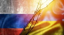 Imagini dintr-un Kiev pustiit și atacat! Unele clădiri au luat foc, cele mai multe sunt pustii