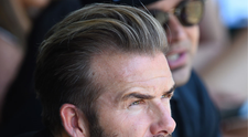David Beckham, la pescuit în Islanda. Fostul fotbalist al Angliei și-a etalat noile tatuaje de pe piept