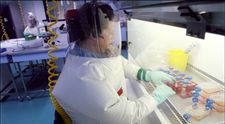 Un caz de Ebola, detectat în Franța. Pacienta tocmai se întorsese din Congo, acolo unde virusul a ucis 267 de oameni și a infectat încă 1000