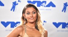Fiica lui Michael Jackson este lipsita de orice inhibitii. S-a pozat topless si plina de tatuaje