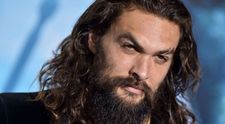 Un român celebru, blocat în lift cu Jason Momoa. Ce au făcut aceștia, timp de două ore