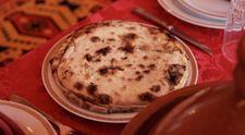 Cum gătesc chef Florin Dumitrescu și Cătălin Scărlătescu Medfuna- pizza Berberă- în emisiunea „Pe drumul gustului”