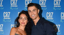 Iubita lui Ronaldo, posterior mai sexy ca al lui Jennifer Lopez. Cum arată într-o pereche de pantaloni mulați de piele