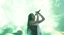 Dora Gaitanovici, finalista Vocea României 2018, ne poartă în zborul dorului cu noua piesă „Vara mea”
