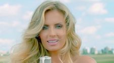 Andreea Banica, in cea mai sexy tinuta. Perechea de pantaloni ultra-scurti care i-a lasat pe fani fara cuvinte