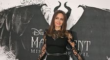 Angelina Jolie, experiment periculos: s-a închis într-o cameră plină cu albine
