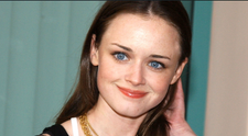 Tocilara cu ochi frumoși din serialul ”Gilmore Girls”, apariție rară pe covorul roșu. Cum arată la 44 de ani actrița Alexis Bledel