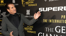 Documentarul despre viața lui Gianni Versace, lansare de gală la București. Regizorul Vincent de Paul: „M-am simțit obligat să-i spun povestea”