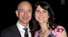 Fosta soție a celui mai bogat om al planetei își va dona jumătate din avere. Anunțul făcut de MacKenzie Bezos