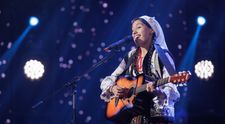 Românii au talent 2025, 7 februarie. Simona Beșleagă, adolescenta de 15 ani care a ridicat sala în picioare cu o melodie din folclor. Dragoș Bucur: „Melodia este total neobișnuită pentru mine, dar a fost țiplă”