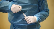 Reușită pentru cercetătorii ieșeni! Au creat un test PCR care indică tulpina virusului şi în ce stadiu se află boala