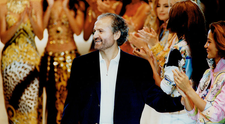 Documentarul despre viața designerului Gianni Versace are un român în echipa de producție