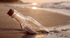 VIRAL pe TikTok. Un cuplu, îngrozit după ce a deschis un mesaj în sticlă, găsit pe plajă. Descoperirea macabră
