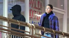 Se pregătește să dea un jaf de milioane? Nu, e doar Leonardo DiCaprio… complet camuflat pentru o cină romantică cu Vittoria Ceretti!