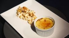 Reteta Florin Arvunescu: Crema de zahar ars cu porumb si floricele de porumb caramelizate
