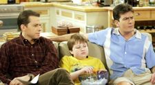 Transformare incredibilă pentru Angus T. Jones. Cum arată acum starul din Two and a Half Men