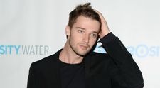 Iubita lui Patrick Schwarzenegger, aparitie sexy la plaja. Cat de bine arata Abby Champion, tanara cu corp de model 
