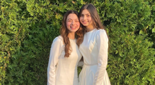 VIDEO Laura Bretan, botezată în biserică la 19 ani, alături de sora ei mai mică. „Ne-am decis”
