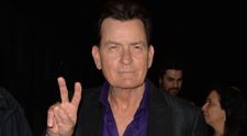 Charlie Sheen, acuzat de viol într-un documentar controversat. Reacția actorului