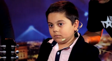 A invatat sa cante singur la chitara. Ruben, copilul minune care i-a facut pe jurati sa rada si sa planga de emotie