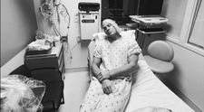 Un celebru actor a ajuns de urgență la spital. Mesajul îngrijorător postat din salon: „O să fie greu”