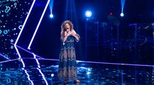 Vocea României 2024, 4 octombrie. Emoție la superlativ la Vocea României. Gabriela Dandeș a cântat melodia regretatei Laura Stoica: „Vreau să am steaua mea” Deși nu a întors niciun scaun, lacrimile și-au  făcut apariția în platou: „A început să cânte și a fost clar…Horia plânge”