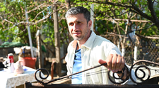VIDEO Dragoș Bucur are un har aparte de a-i face pe cei din jur să se simtă speciali