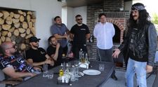 Șef sub acoperire. Cum au reacționat prietenii lui Ștefan Mandachi când l-au văzut deghizat