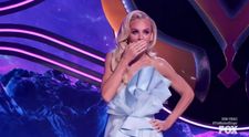 La 53 de ani, Jenny McCarthy are o problemă de sănătate gravă: i-au căzut nu doar dinții, ci și implanturile. De ce a avut nevoie de nouă operații