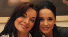 Andreea Marin și sora ei, îmbrăcate în același model de rochie. Cum arată