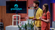 VIDEO Raluca și Anton Balint, creatori de terarii din sticlă reciclată