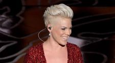 Pink a pozat nud pentru revista People. FOTO