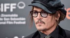 Johnny Depp, colecție impresionantă de păpuși Barbie. Claudia Schiffer are la rândul ei o pasiune bizară! 