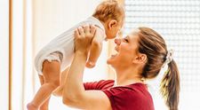 Bebelușii pandemiei de coronavirus. Cine sunt copiii-vedetă care s-au născut în 2020