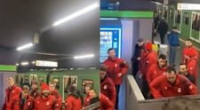 Au părăsit Satul Olimpic pentru a se caza la un hotel de 5 stele. Așa au fost surprinși jucătorii de hochei ai Canadei la metrou, în Milano