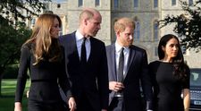 Ce a făcut Meghan Markle la priveghiul Reginei Elisabeta a II-a! Internauții au rămas șocați când au văzut