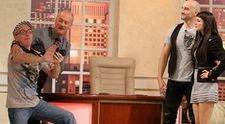 Calin Goia de la Voltaj si Elena Basescu, surprinsi de un paparazzo la “Serviciul Roman de Comedie”