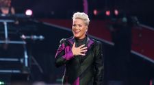 Vedeta care nu ține cont de stereotipuri. Pink face senzație la plajă alături de familia ei